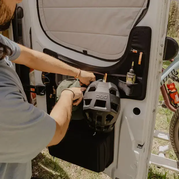 VAN ESSENTIAL 5.webp